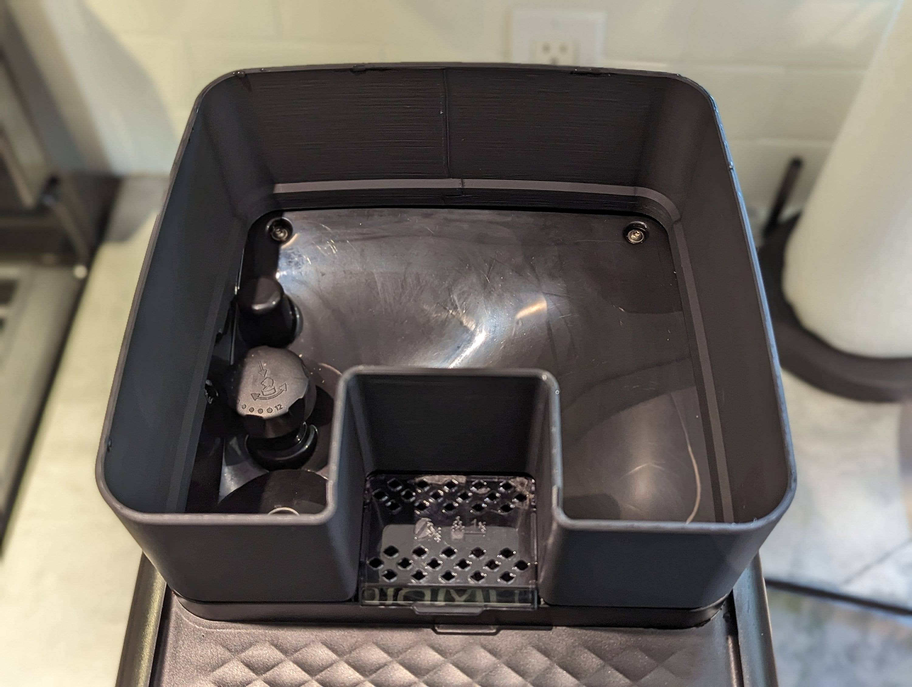 Close up of philips coffee hopper expansion