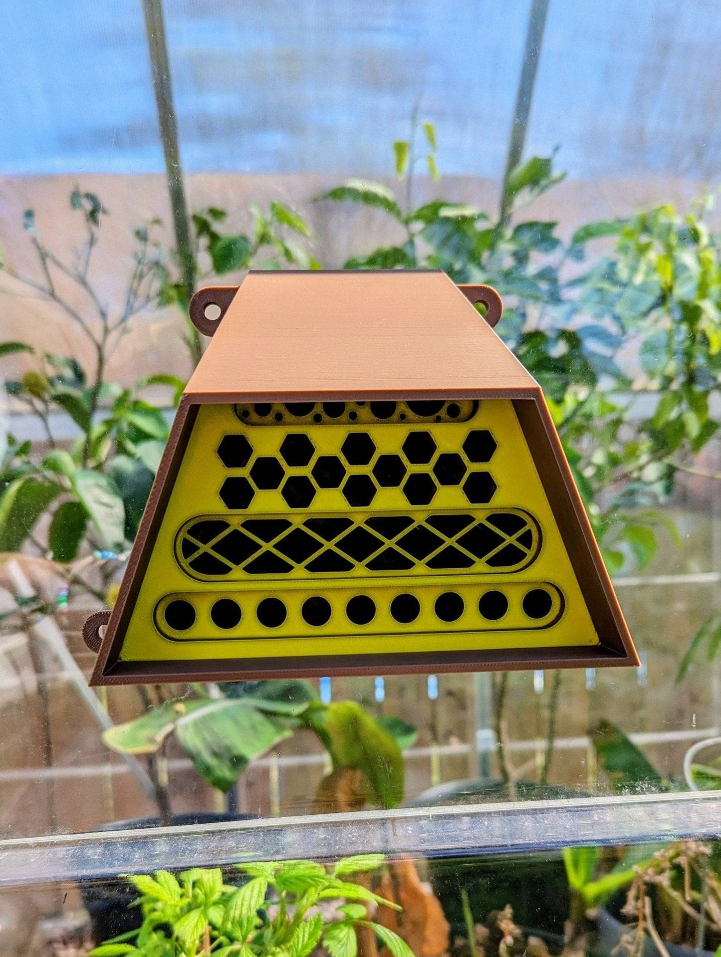 Bee House & Insect Hotel - Encourage Pollinators to visit your garden!