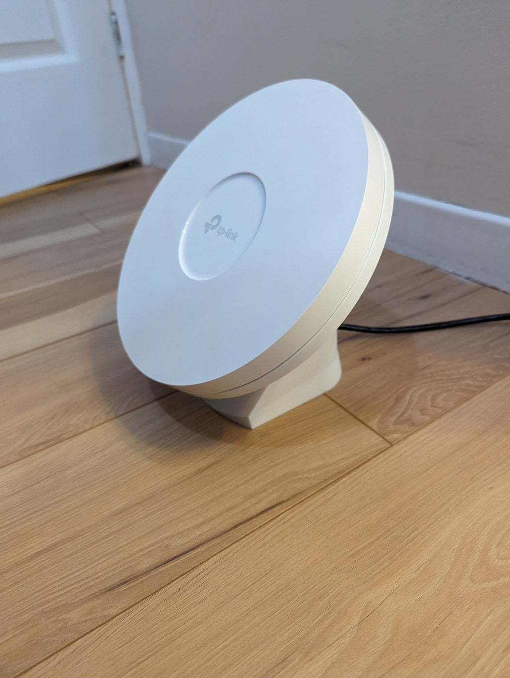 Minimalist Desk Stand for TP-Link Omada WiFi 7 Access Points