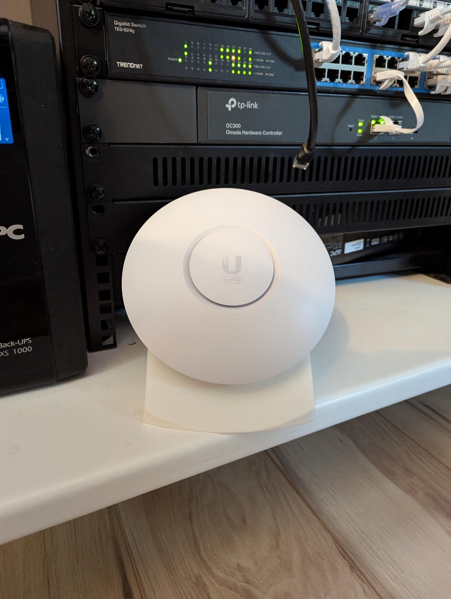 Stand for Ubiquiti Unifi Wifi Access Points - Universal fit for Pro and Standard - Desk Stand