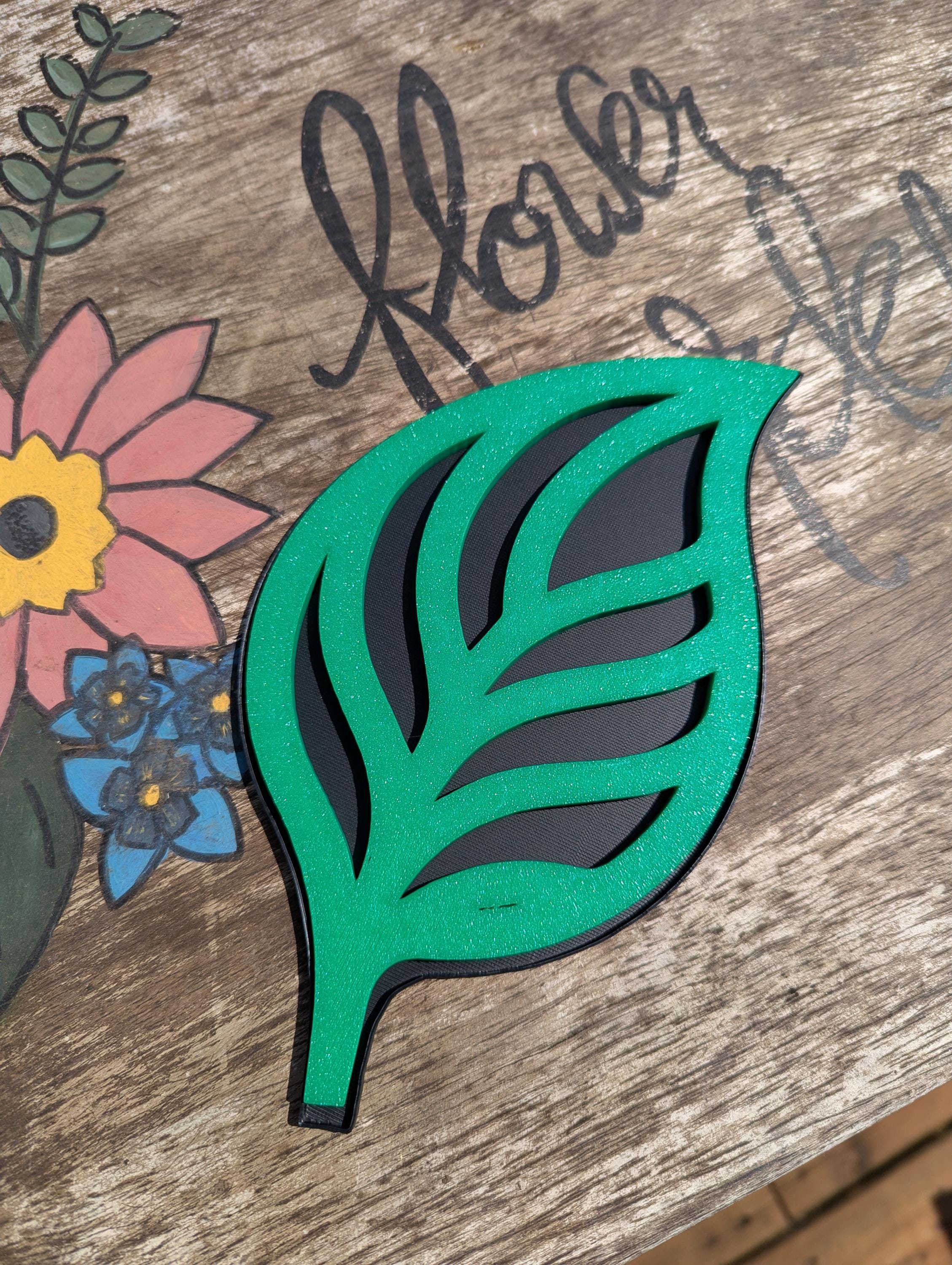 Bee Waterer - Backyard Bee and Insect Drinking Water Station