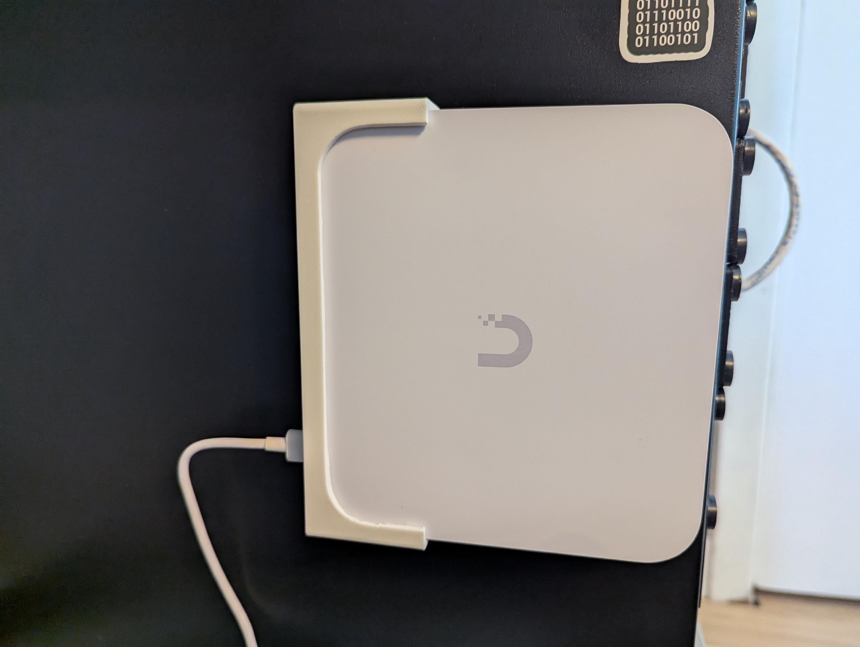 Wall Mount for Ubiquiti Cloud Gateway Max & Ultra - Low Profile wall mount, variant view