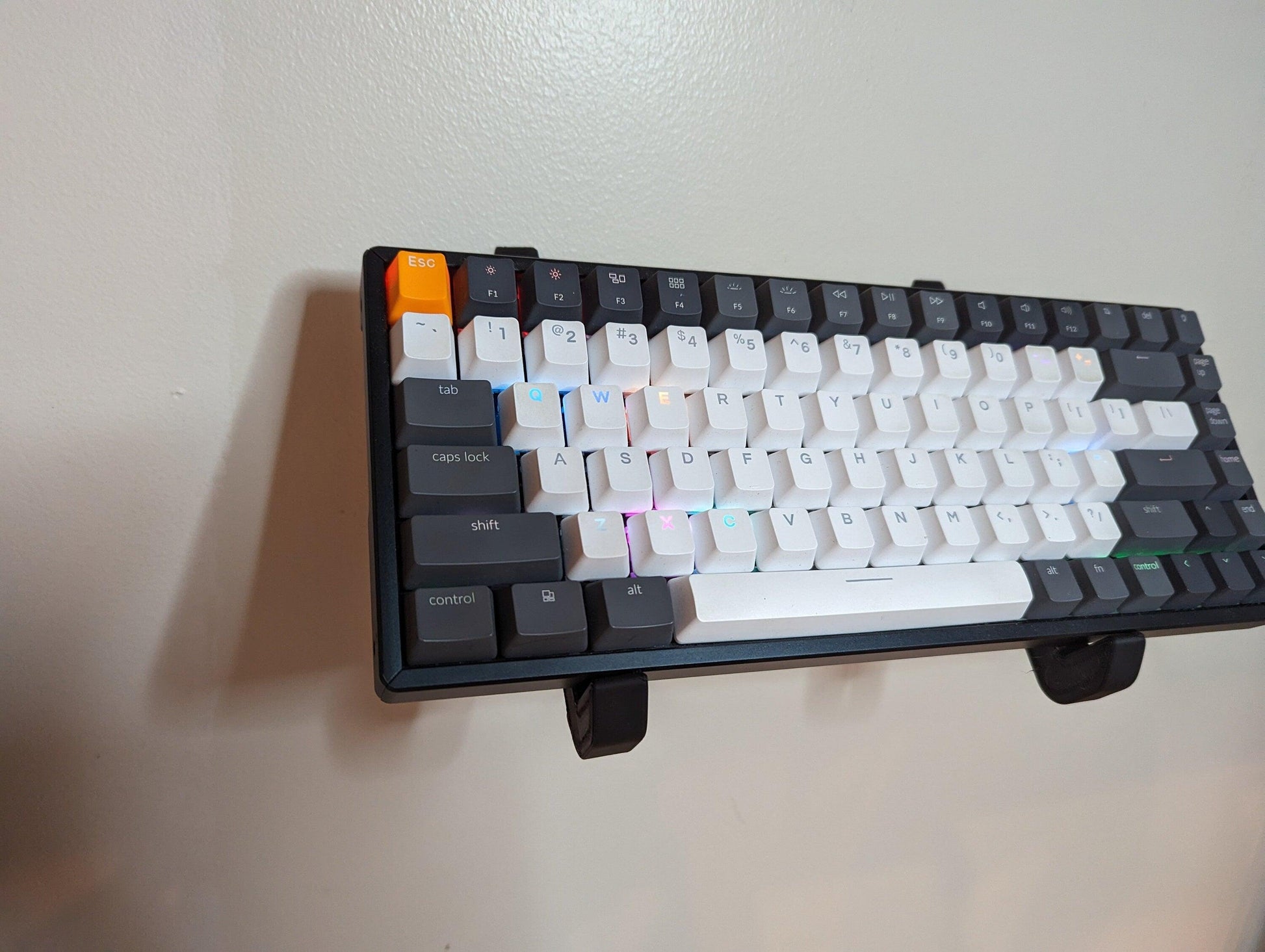 Wall Mounted Mechanical Keyboard Display Stand | Adjustable Width Keyboard Shelf